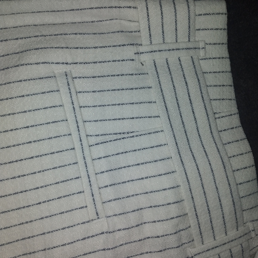 BANANA REPUBLIC SHORT - Picture 13 of 16